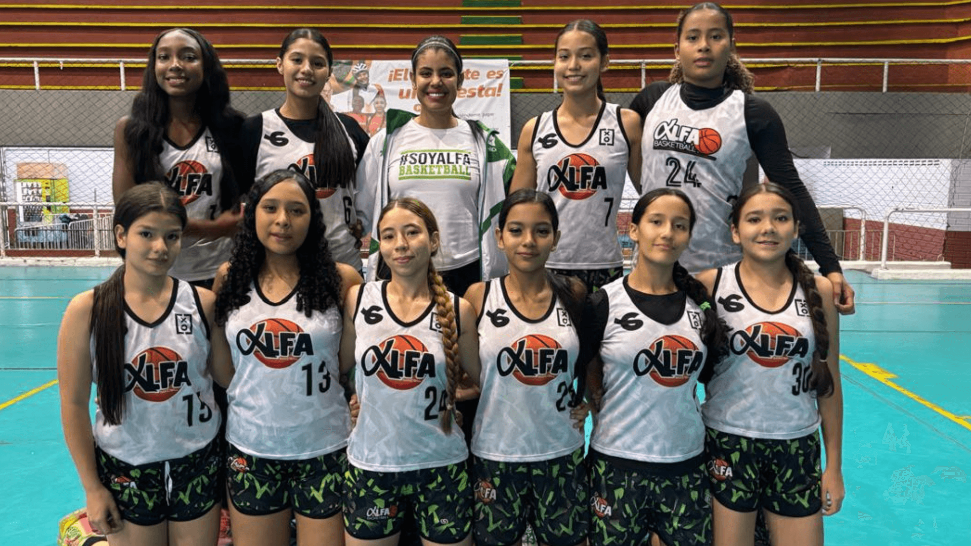 Equipo femenino Alfa Basketball